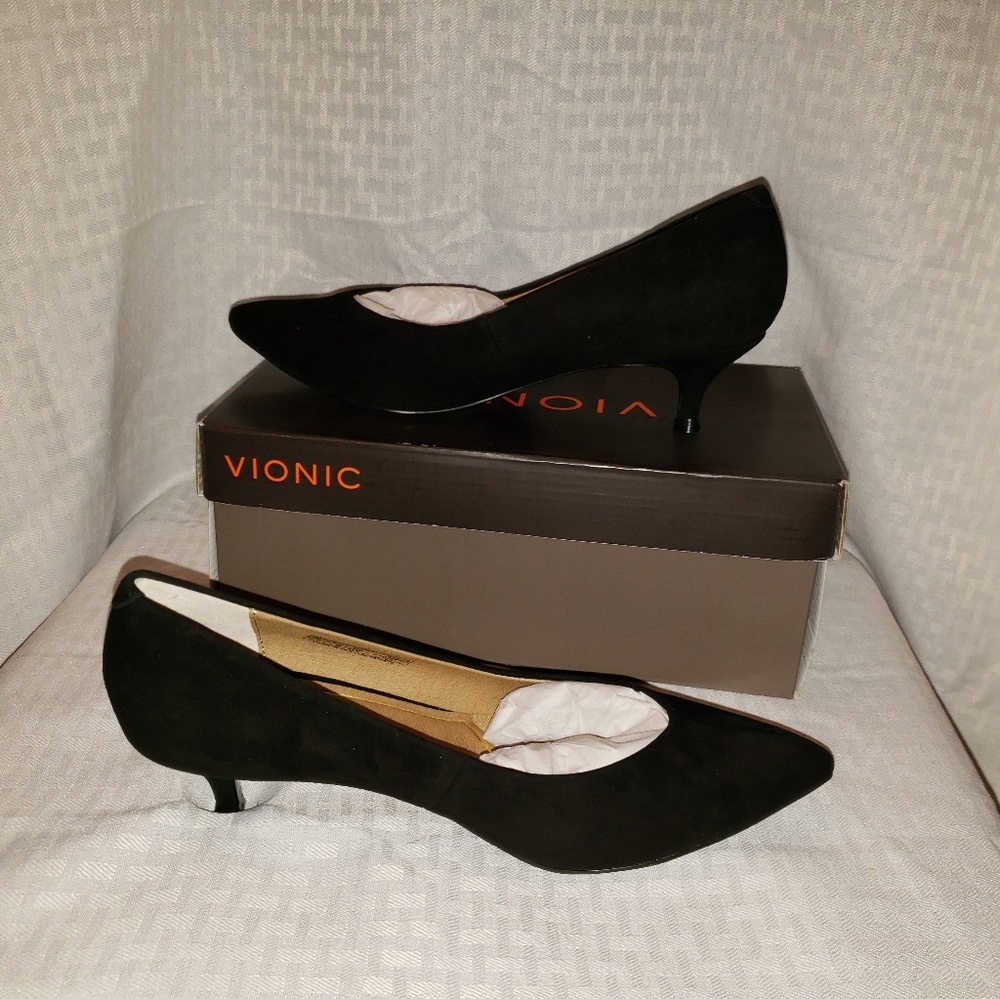 Women's Vionic Pumps. Black. Size 7.